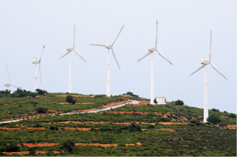 Tunisia: Wind turbine farm. Photo: © Dana Smillie / World Bank