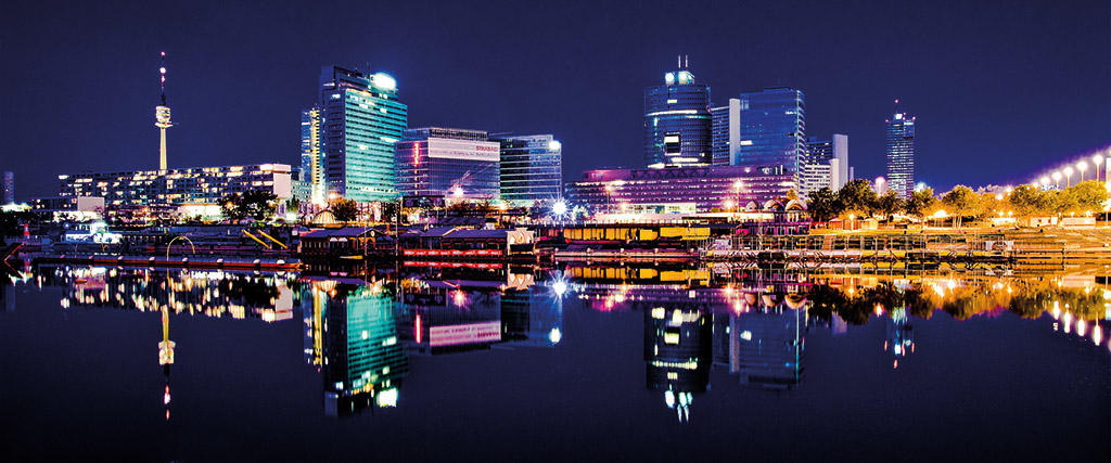 Vienna CBD, Danube by night