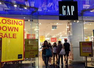 Gap store closing