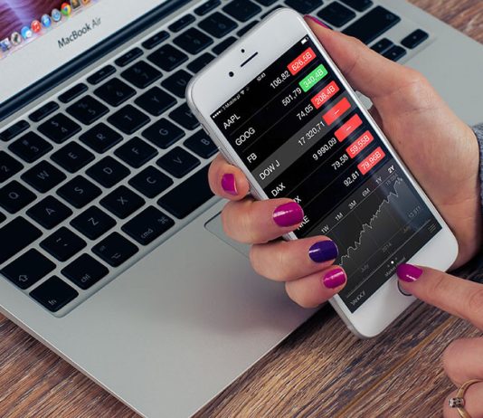 Apple share price, iPhone, MacBook